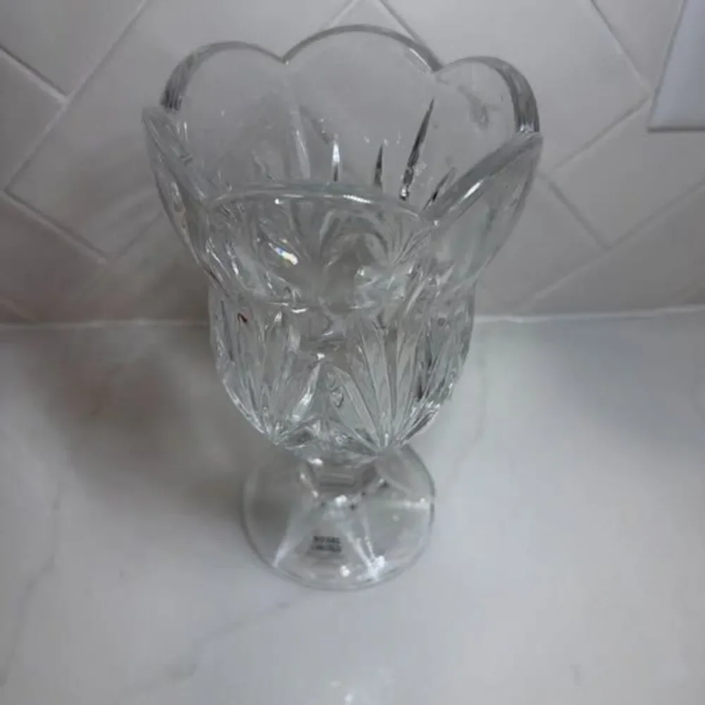 Royal Limited Crystal Tulip Vase. 24% Full Lead. Czech Republic . 8
